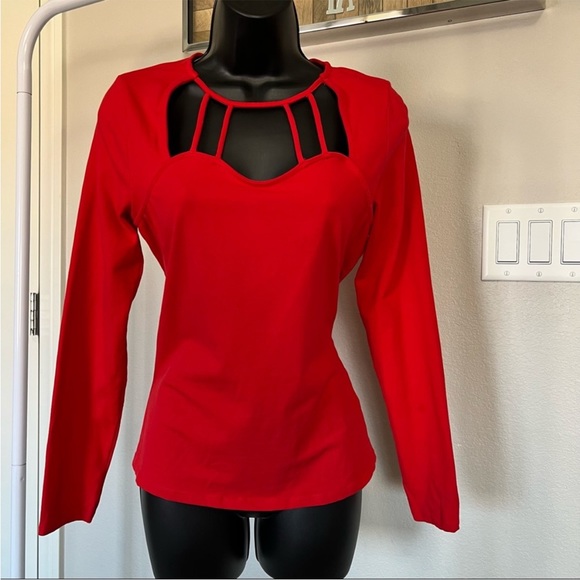 Venus Red Top Cut out Detail with Long Sleeves Sz M - Picture 1 of 3